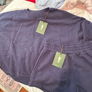 Navy daily drills cropped sleeve crew! NWT